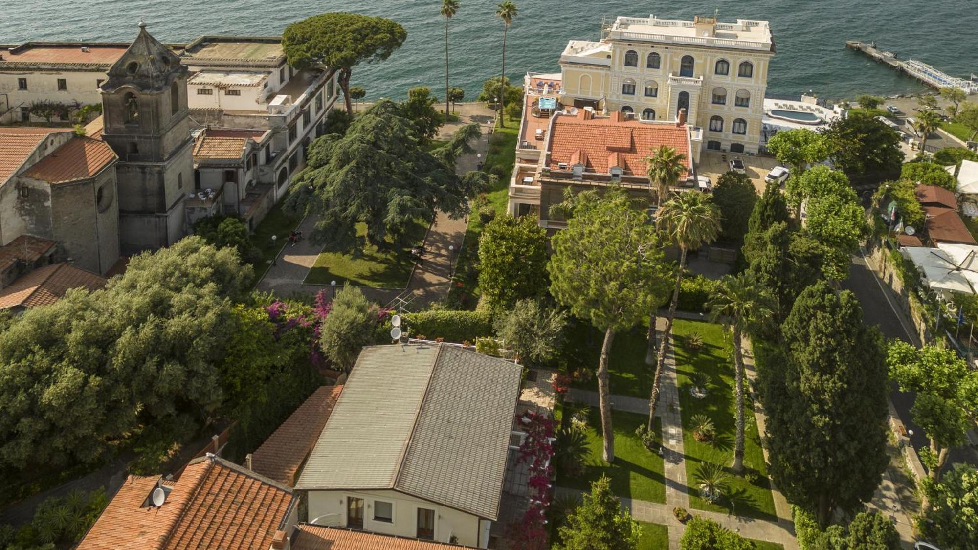 Sorrentovibes - Villa In Sorrento Center With Gardens And Outdoor Space Exterior foto