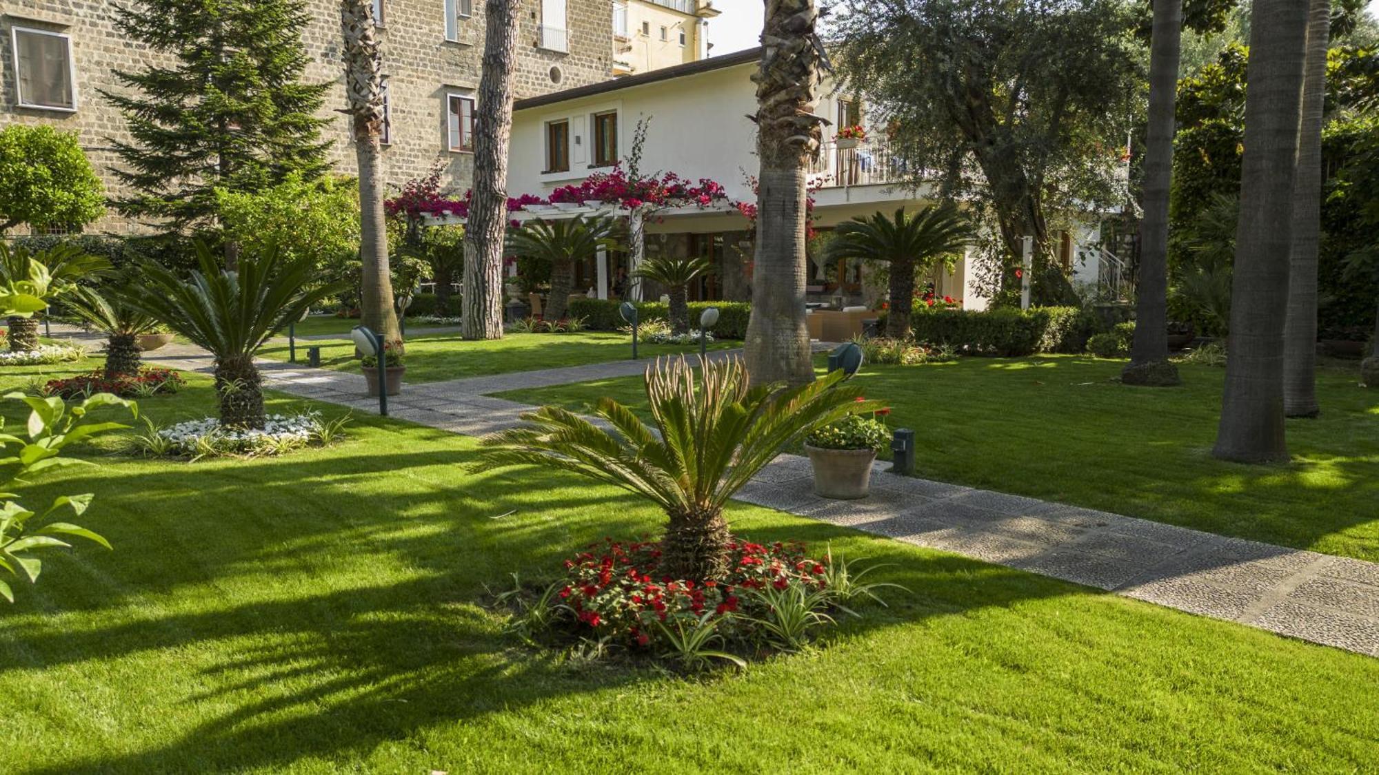 Sorrentovibes - Villa In Sorrento Center With Gardens And Outdoor Space Exterior foto