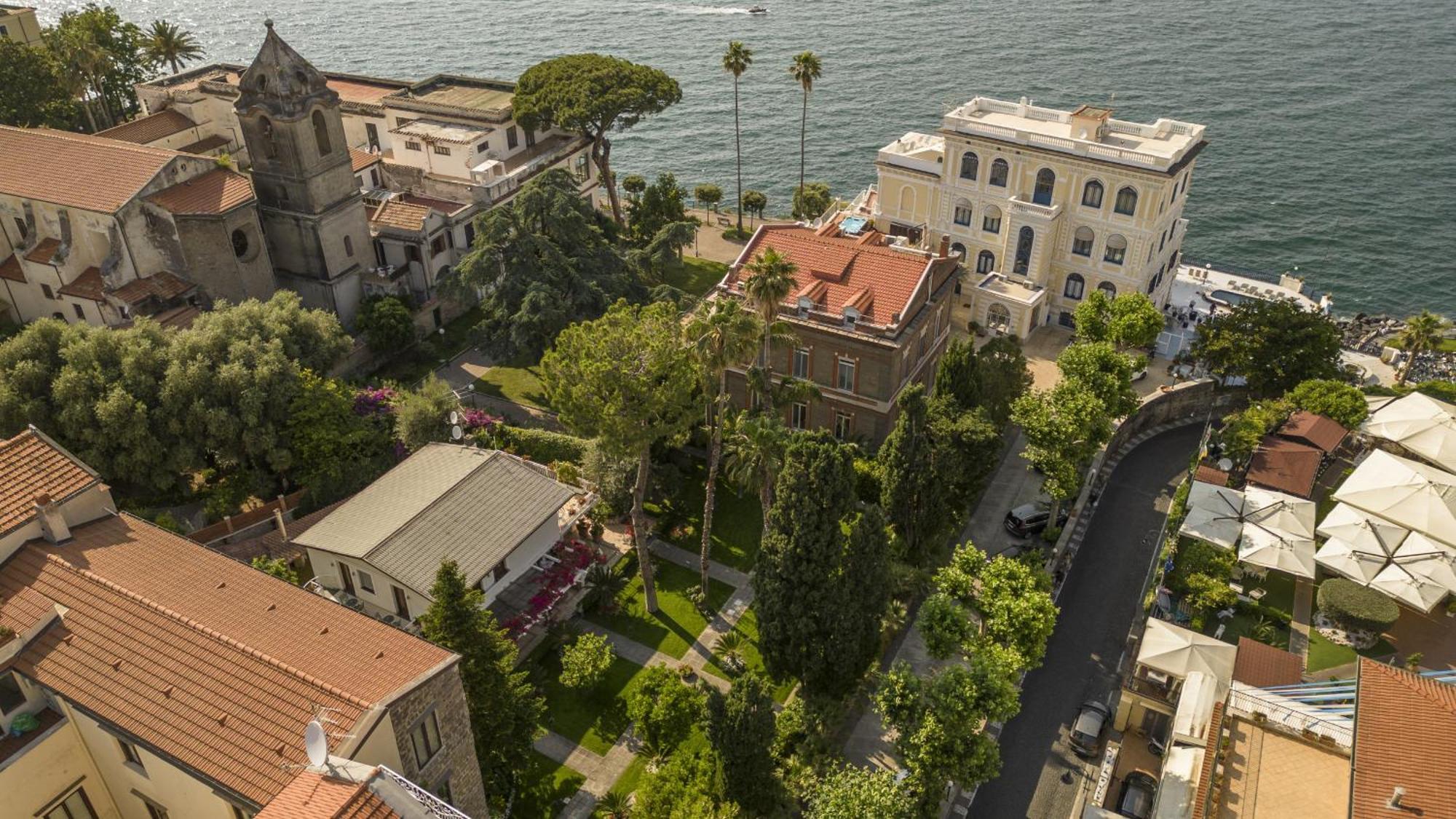 Sorrentovibes - Villa In Sorrento Center With Gardens And Outdoor Space Exterior foto