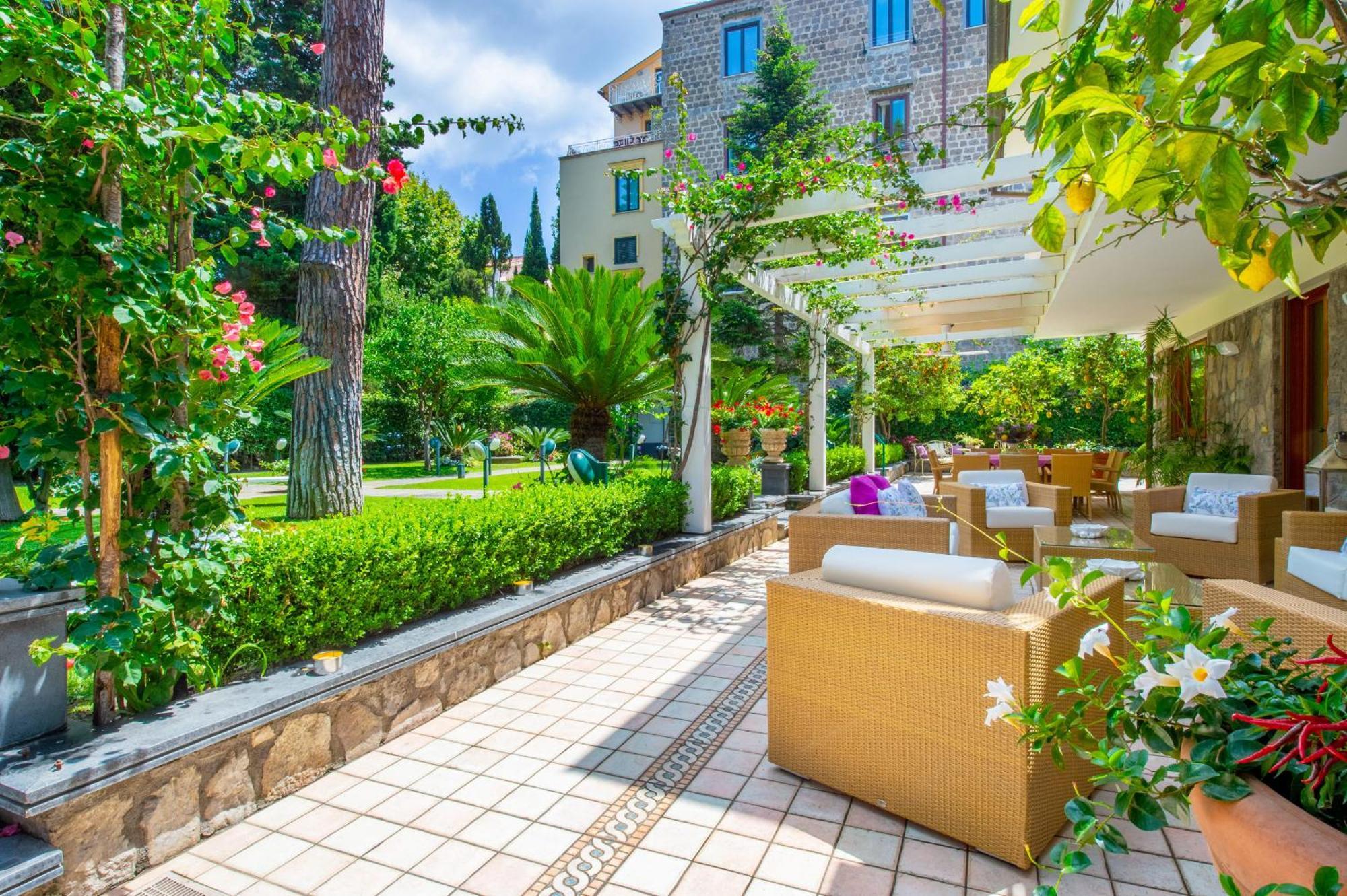 Sorrentovibes - Villa In Sorrento Center With Gardens And Outdoor Space Exterior foto