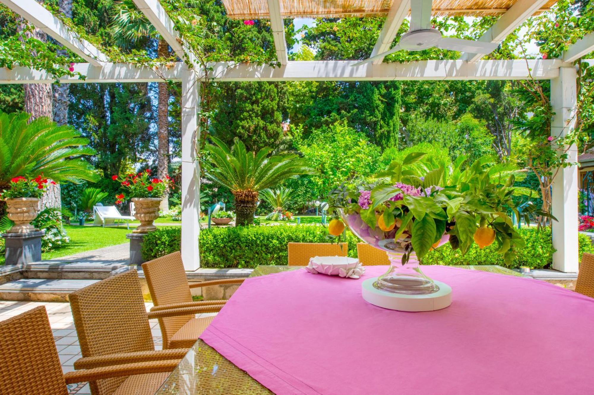 Sorrentovibes - Villa In Sorrento Center With Gardens And Outdoor Space Exterior foto