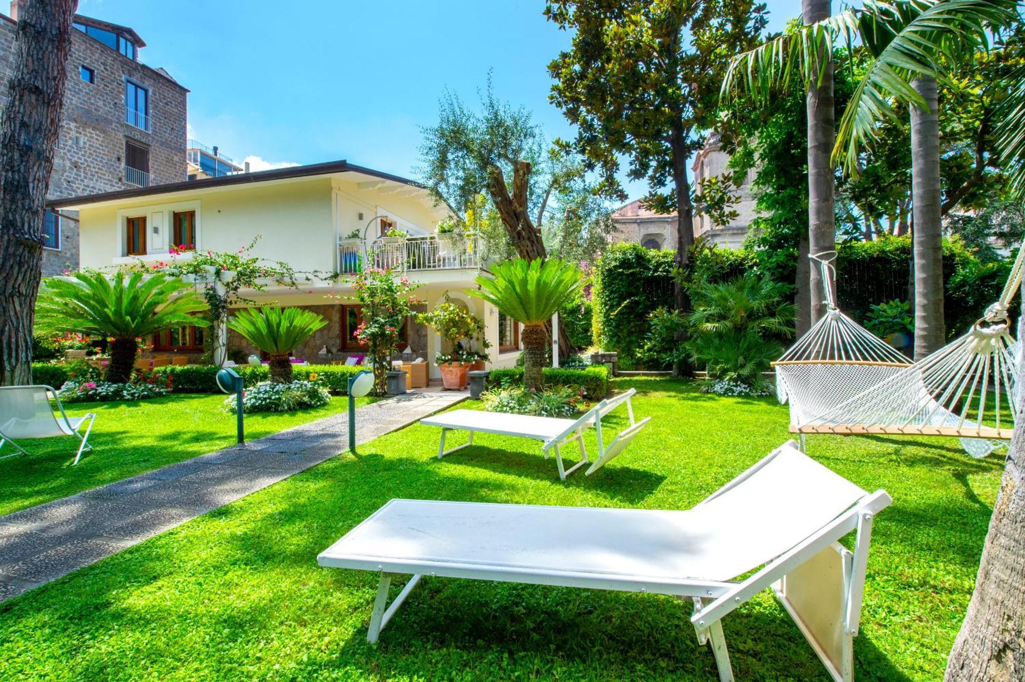 Sorrentovibes - Villa In Sorrento Center With Gardens And Outdoor Space Exterior foto