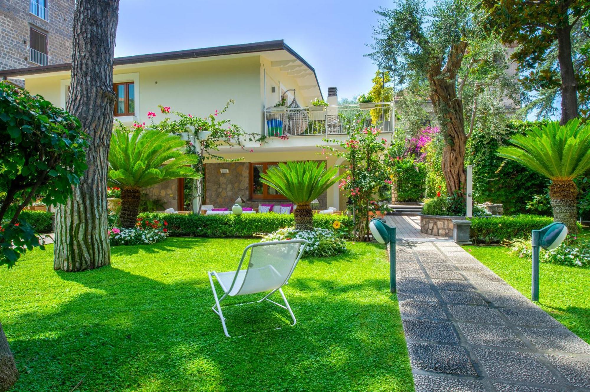 Sorrentovibes - Villa In Sorrento Center With Gardens And Outdoor Space Exterior foto