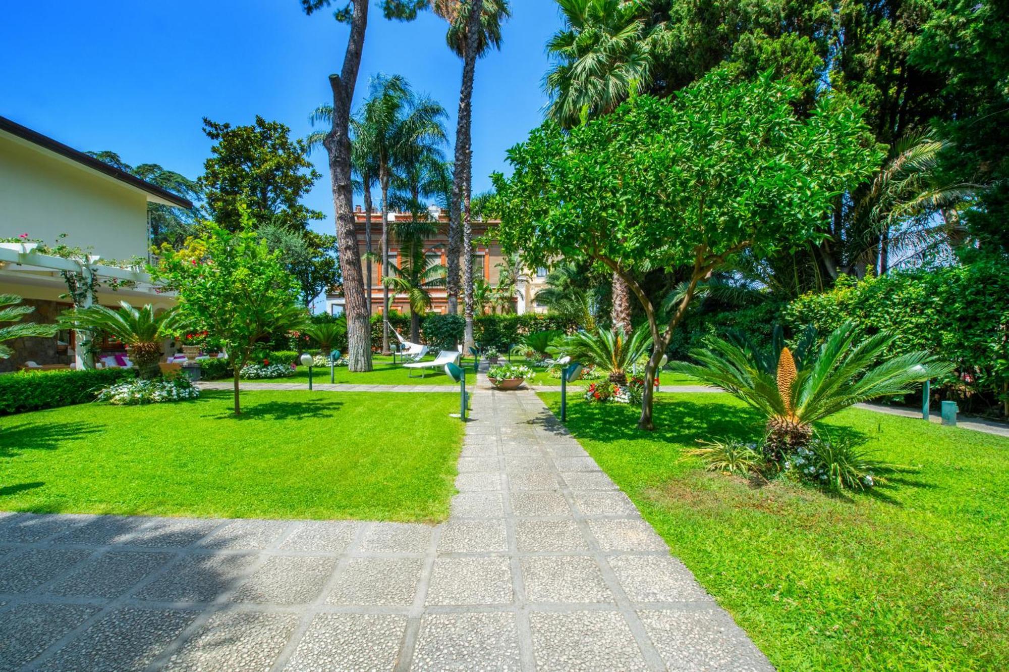 Sorrentovibes - Villa In Sorrento Center With Gardens And Outdoor Space Exterior foto