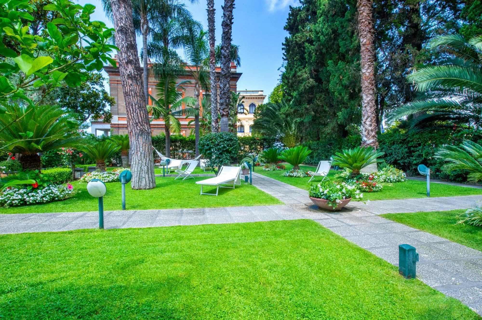 Sorrentovibes - Villa In Sorrento Center With Gardens And Outdoor Space Exterior foto